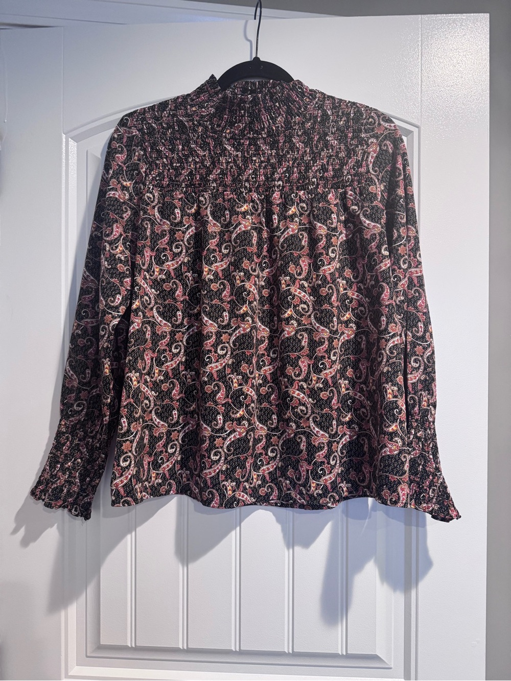 THML paisley long sleeve, mock neck lightweight blouse, small. Excellent